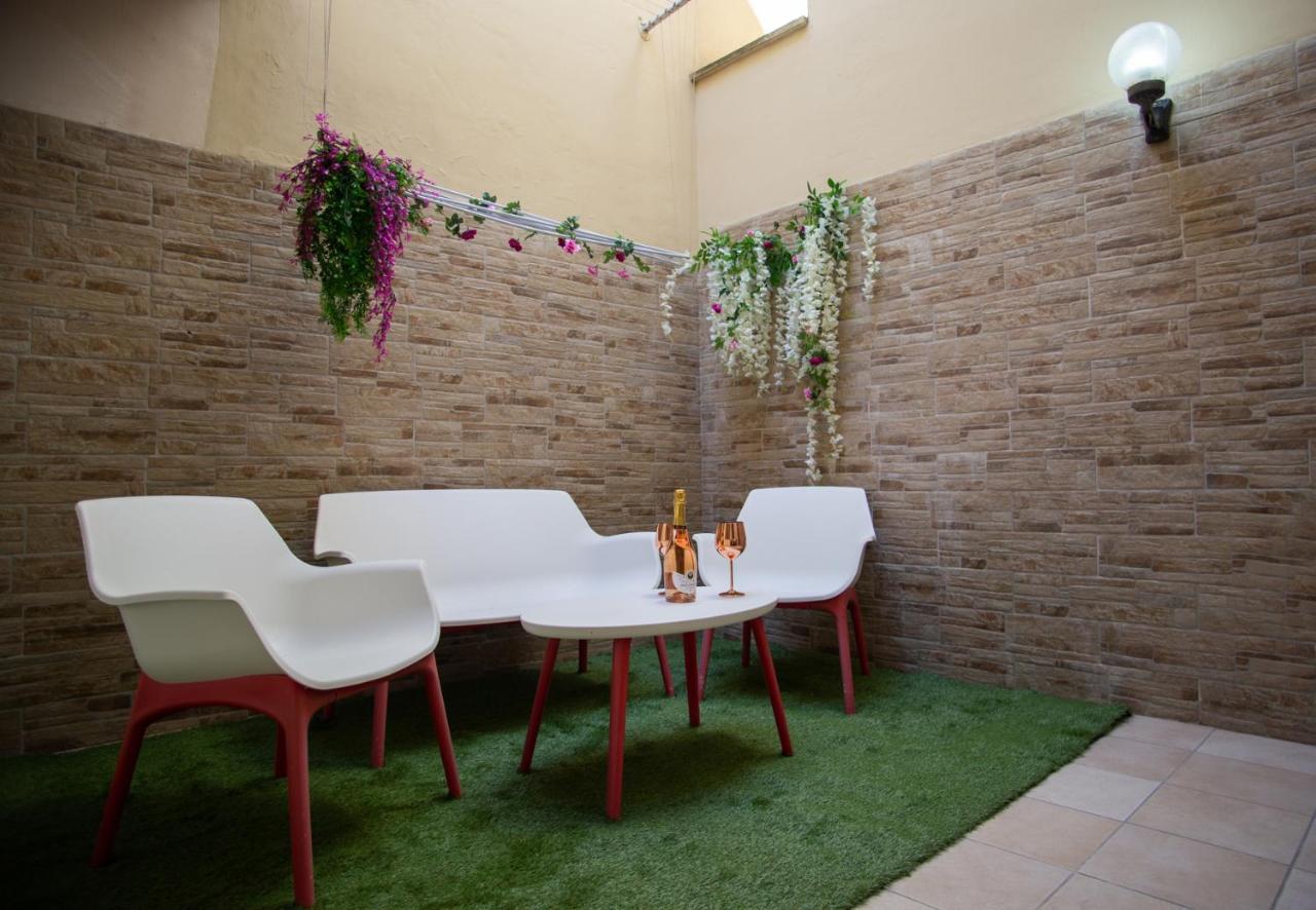 Casa Colombo - The Fab Stay Brindisi Exterior foto